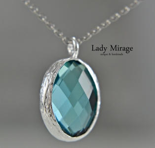 Halskette mit Anhänger - Kristallkette - Messing - Eisblau - Elegant Necklace for Women - Chic -  Geschenk für Sie