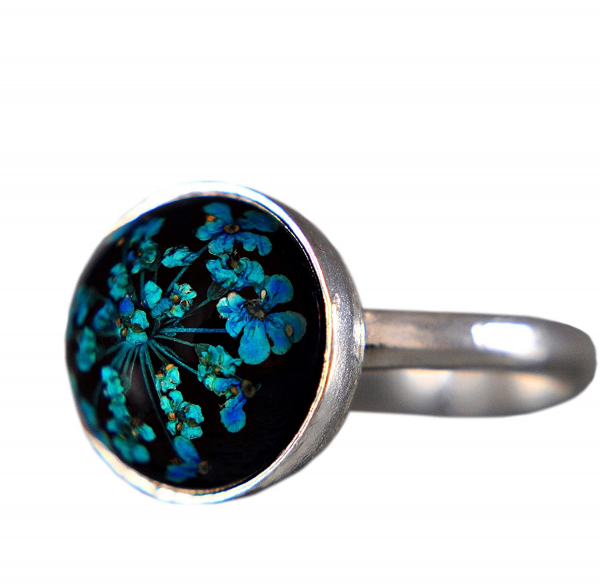 925 Sterling Silver - Ring with Real Flowers on Black Background