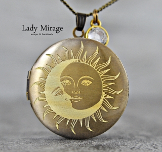 Mond und Sonne - Medaillon-Halskette - Foto-Medaillon - mit Strassstein - Messing - Fotoanhänger - Halbmond - tolles Geschenk -
