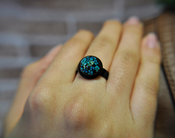 Echte Blüten Ring Schwarz - Blau